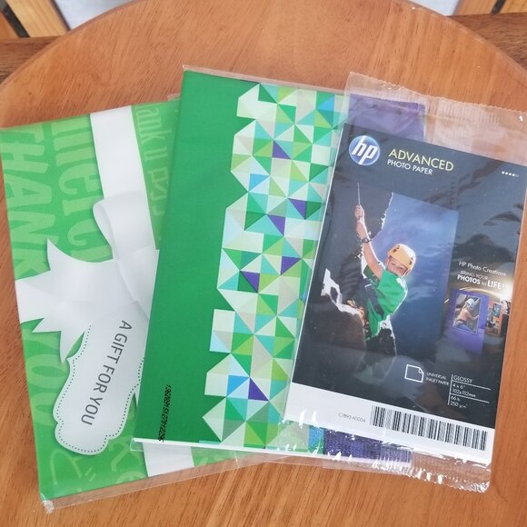 HP Other - HP Advanced Photo Paper 5" x 7" and 4" x 6" Total Papers 25 w/ 8 Mail Envelopes